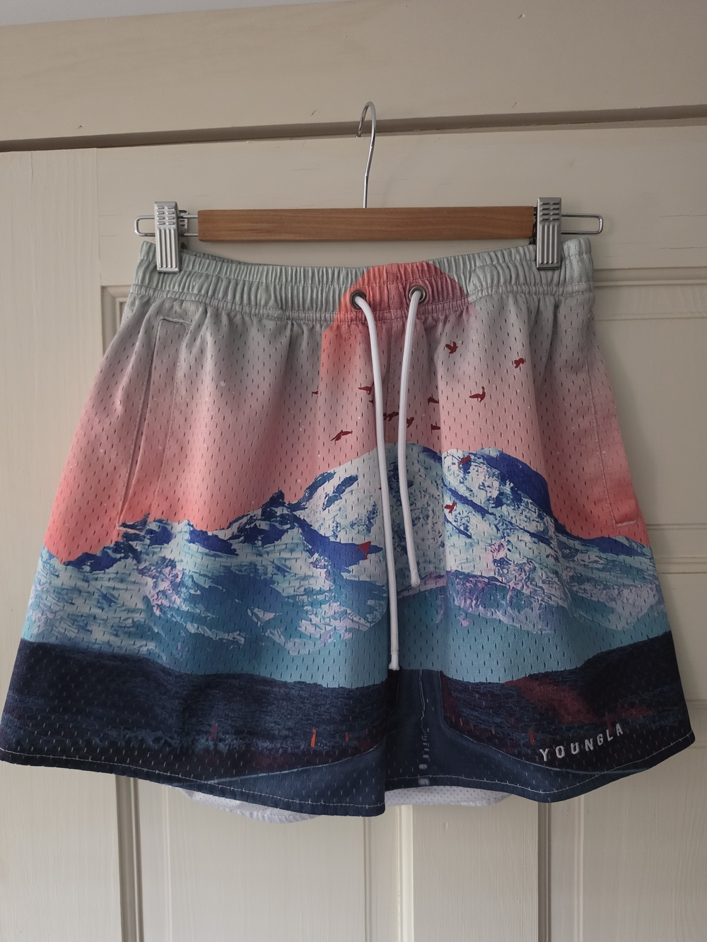 Men Young LA After Party Mystic Mountain Mesh Shorts Size Small